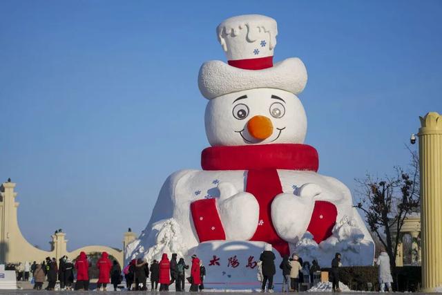 这个冬天，来黑龙江看大雪人吗？