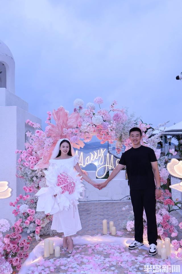 青岛美景作媒，6年爱恋终成眷属！济南小伙驱车4小时来青岛，求婚领证“一气呵成”