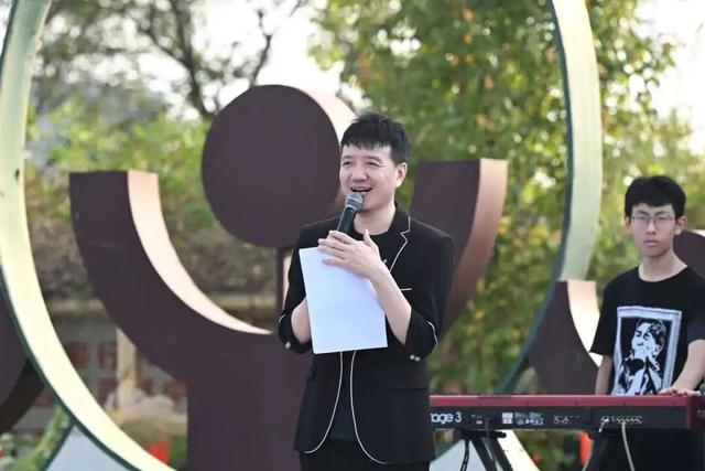 在离南京一小时车程的林海中，有人聚众“撒野”！