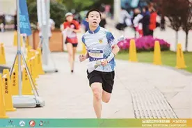 定向越野、蹦床、击剑、帆船……厦门学子实力很燃！图片