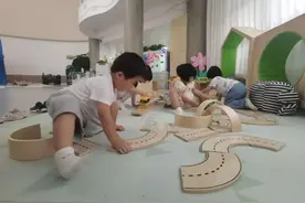 为1.2万余名幼儿提供高品质暑托服务！85%浦东公民办幼儿园暑假“不打烊”图片