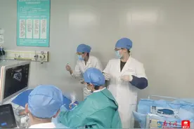 60岁阿姨颈部鼓起“鸡蛋”包，无需开刀！中山三院一“针”搞定图片