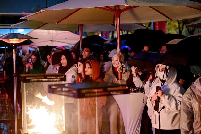 实拍！海淀学院路，新增一座列车主题公园——