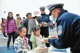 【新春走基层】昆明市全力保障滇池海埂大坝景区秩序 观鸥有热度 服务有温度图片