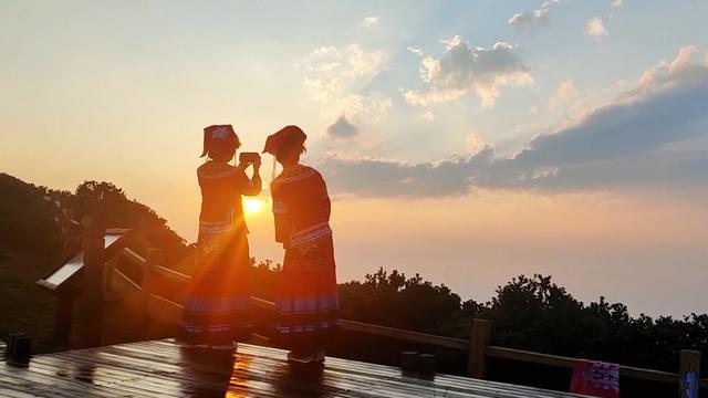 淡季“强基” ，乌蒙大草原修缮停车场推动服务升级