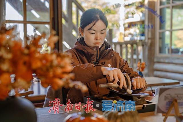 一年四季 泉在济南丨济南九如山：秋日斑斓如诗画，手工体验让秋天 “触手可得”