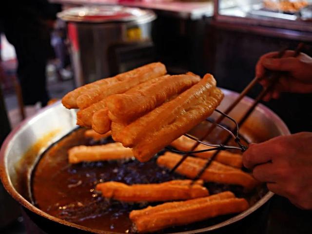 威海人气最旺的早市之一，连游客都说“必打卡”！