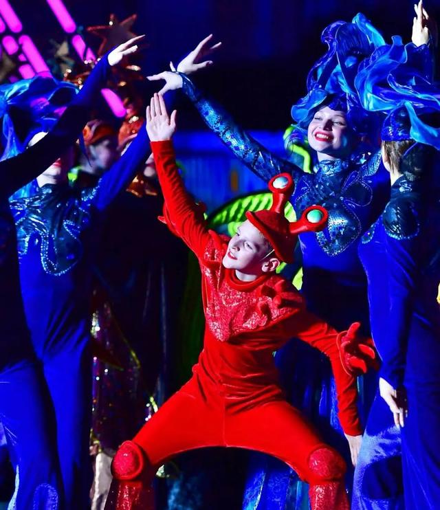 美图来袭！上海旅游节花车巡游精彩瞬间→