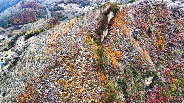 兰英大峡谷：雪染峰峦秋未央（多图）