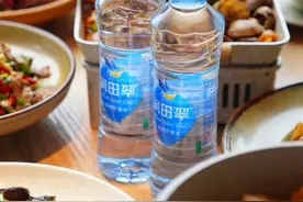 “江西老表”熟悉的润田矿泉水想要曲线上市图片