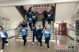 阿拉善高新区开展全民国防教育日活动图片