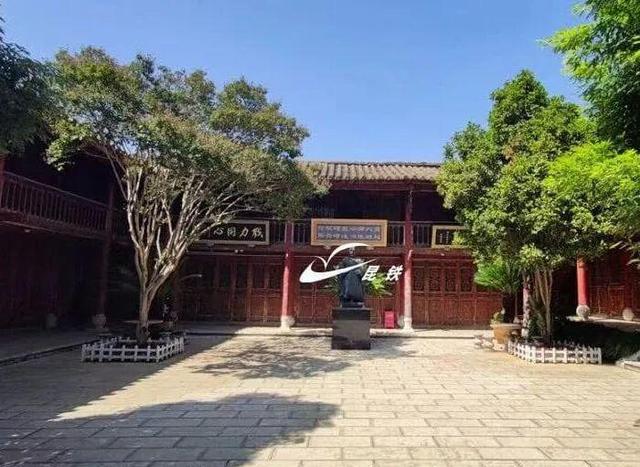 乘坐环线旅游列车，可以打卡云南这些美景和美食