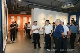 “桐乡诗韵翰墨香”临高县王佐诗词书法作品展海口展出图片