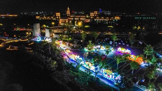 25辆花车点亮茸城夜！“泗泾有戏号”盲盒设计太惊艳，“秋季寻根十八游”+百万消费券等你来