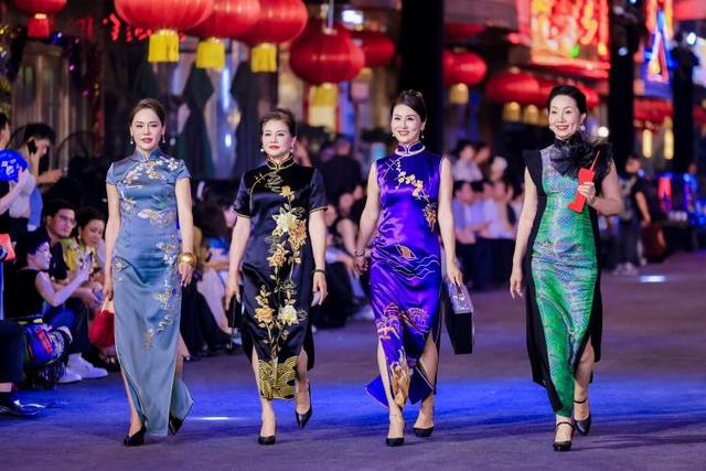 上海影视乐园黄河路焕新升级，“繁花依旧”摩登SHOW点燃城市夜经济