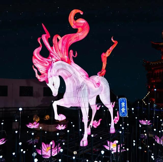 “全上海最有年味的地方”，今晚亮灯啦！