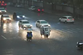 长沙：暴雨袭城图片