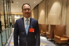 市政协委员建议：为通勤距离较长的来蓉应届生提供一年通勤免票权益图片