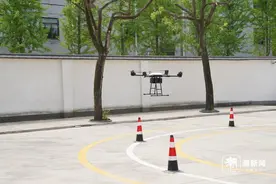 一堂无人机“飞手”培训课图片