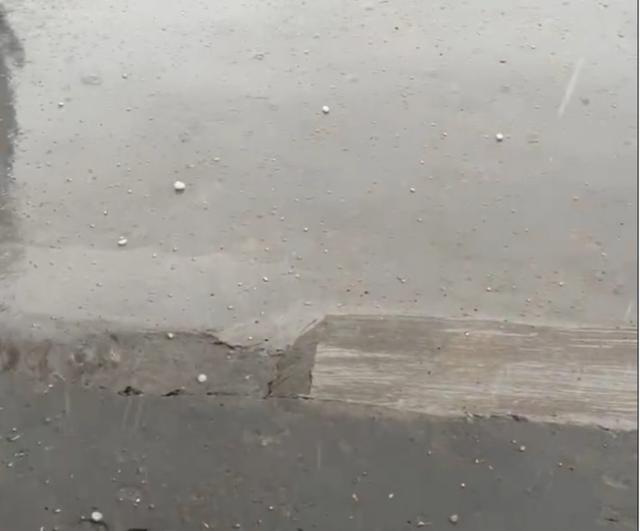 河南多地出现冰雹！局地有雷暴大风、短时强降水，下周气温飙到35℃