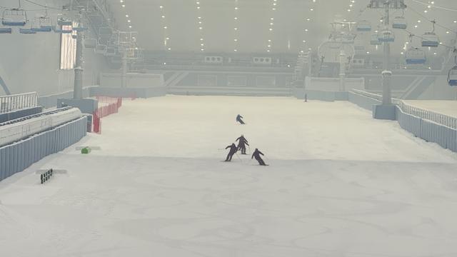 全球最大室内滑雪中心今日“开板”