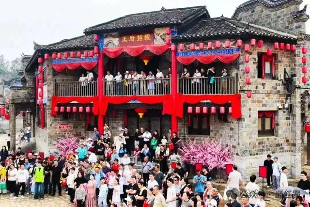 开封 “王婆” 与你相约麻城龟峰山，这个冬天在龟峰山，围着吊锅交朋友