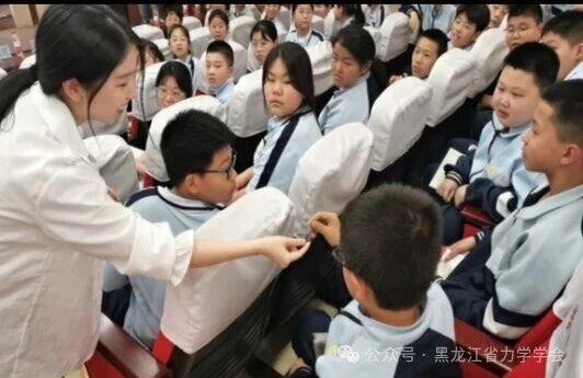 力学引领，创新问鼎 | 黑龙江省力学学会庞宝君教授团队斩获中国国际大学生创新大赛（2025）全国总决赛金奖！