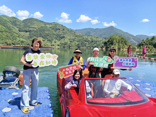 晚潮｜千峡湖记：在湖镜云絮间遇见山水与时光