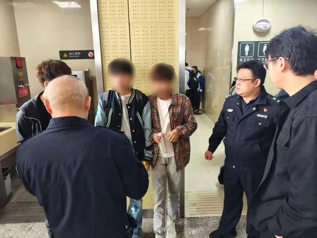 发车前一刻，“蛮讲究”的盗贼落网了