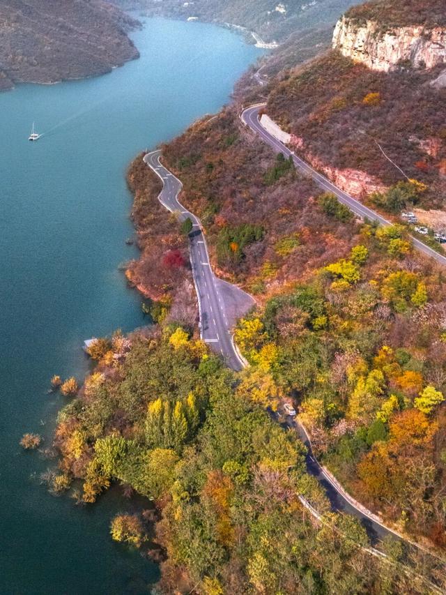 很少用“震撼”形容一座山！