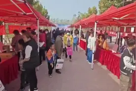 薛城区沙沟镇：民生大集暖民心，服务群众零距离图片