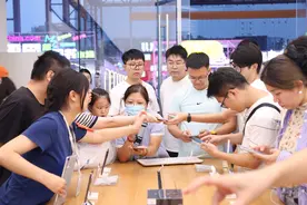 华为新款旗舰机回归，线上线下销售火爆图片