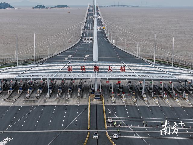 “桦加沙”过境后，珠海情侣路市民游客又多了起来｜一线直击