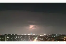 城·事丨上海昨晚夜空出现“无声闪电”？气象部门：崇明有局地强雷暴云团图片