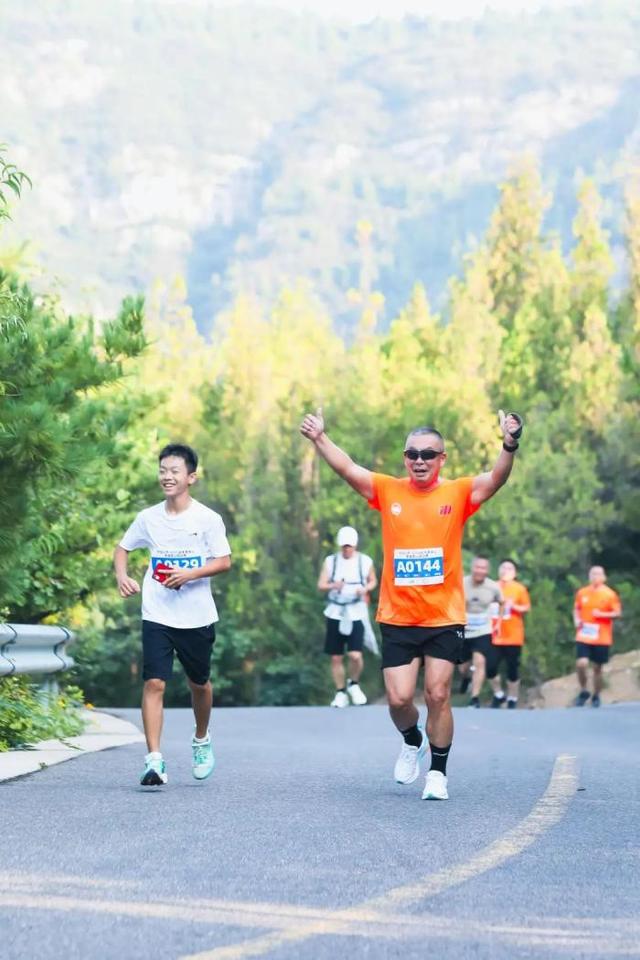5公里登山赛，20分钟冲线！好运山东·2025淄博潭溪山首届登山挑战赛圆满落幕！