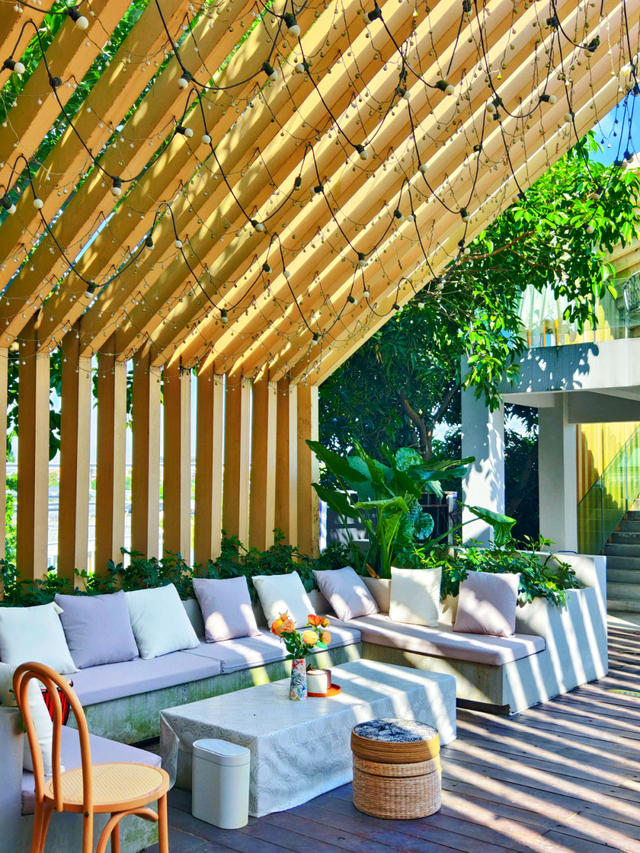 偶遇演员金晨、孙阳！来里水贤鲁岛打卡同款→