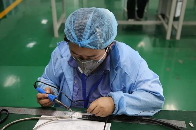 爱铁西 建家乡 | 2025年沈阳市“工匠杯”飞机线束集成元件装配技能大赛实操竞赛在铁西举行