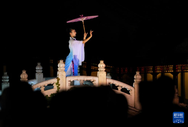 夜游北海公园 体验园林艺术之旅
