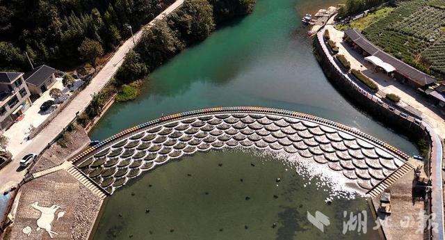 恩施市：麂子渡银鳞溢彩 鱼鳞坝冬韵迷人