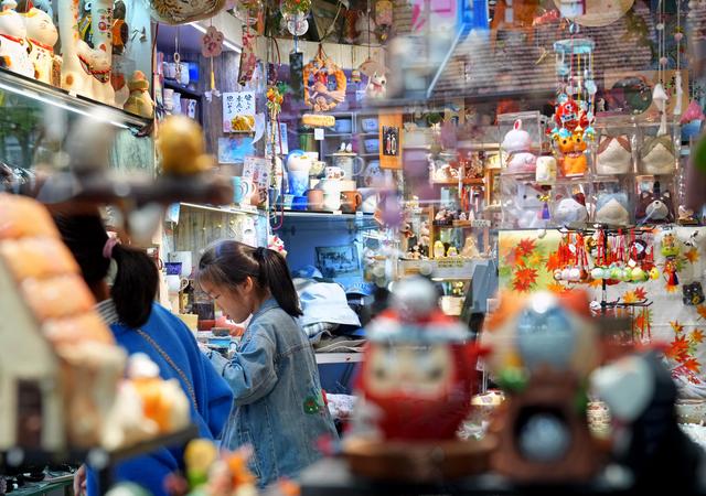 上海愚园路：青春经济添彩艺术生活