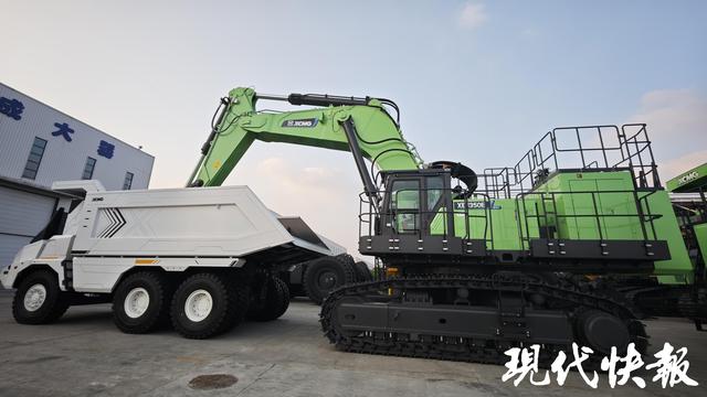 活力中国调研行｜从《流浪地球2》“网红”到无人驾驶智慧矿车，徐工“钢铁巨擎”逐绿而行