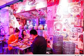 “睡前吃夜宵”和“饿着肚子睡觉”，哪个对健康影响大？结果让人意外图片