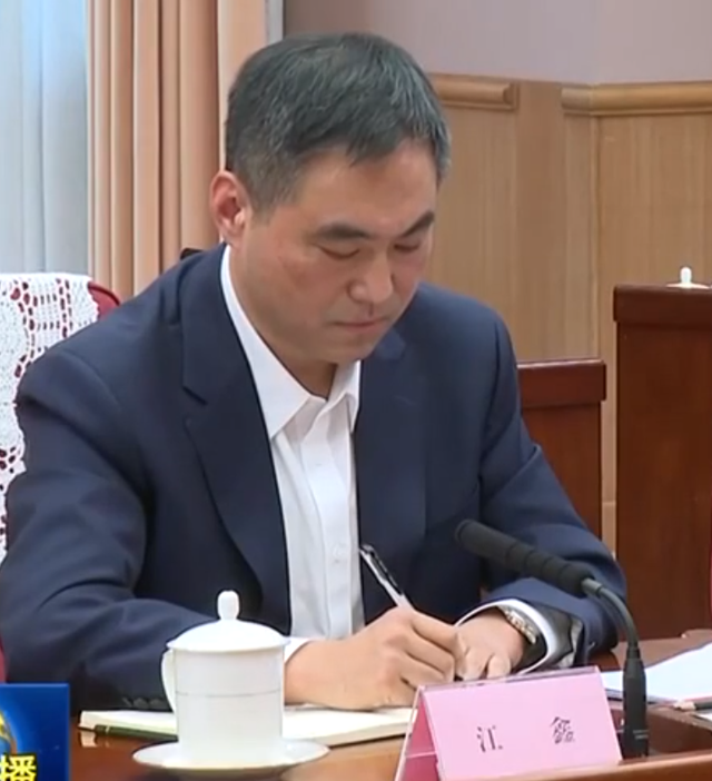 参加总理座谈会的这8个人是谁
