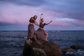 在海边舞蹈图片