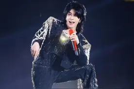 华晨宇演唱会鸟巢盛大开唱 回归四面台彰显极致国风之美图片