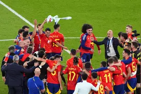 七战全胜夺冠！西班牙队力克三狮军团，令人信服地登上“欧洲之巅”图片