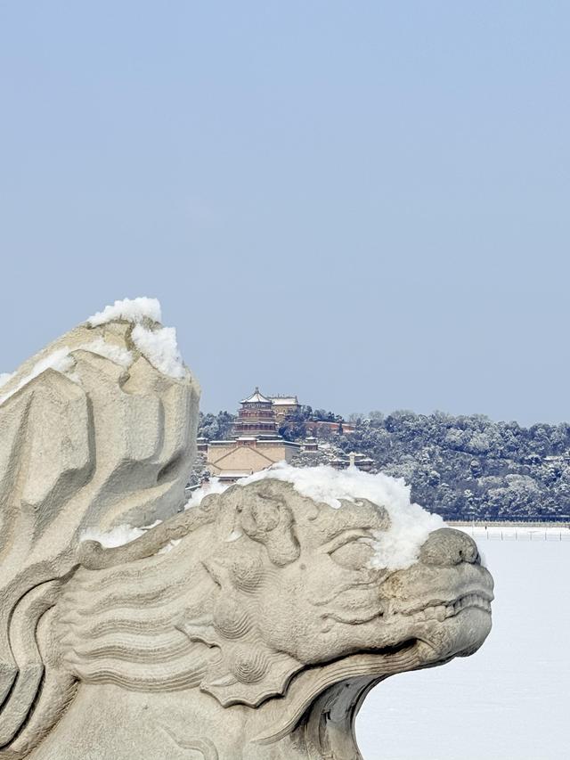 雪霁云舒，颐和园静谧悠然