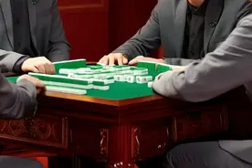 连打两天麻将，男子脑子里如电钻在搅图片