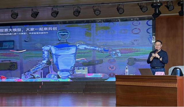 关注首个全国科普月丨高阶前沿科普河南行 点燃青少年科学梦