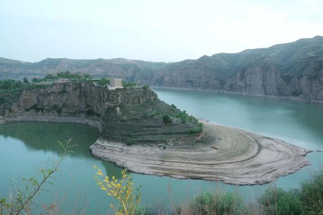 假期去哪玩？这本《呼和浩特旅行玩法宝典》请查收！